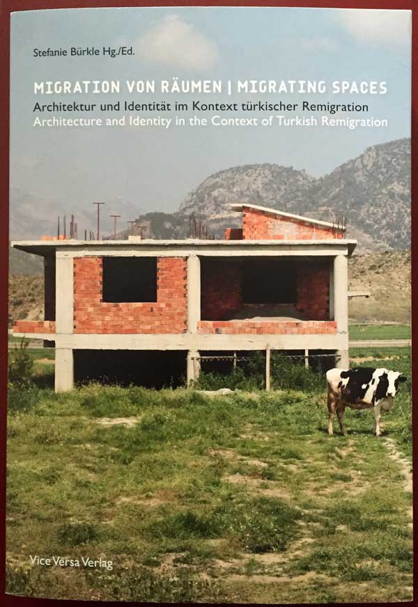 Migrating Spaces: Buch Cover